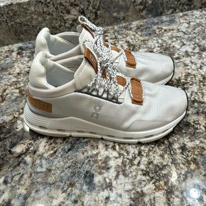 On Running Cloudnova white/pearl sneaker
